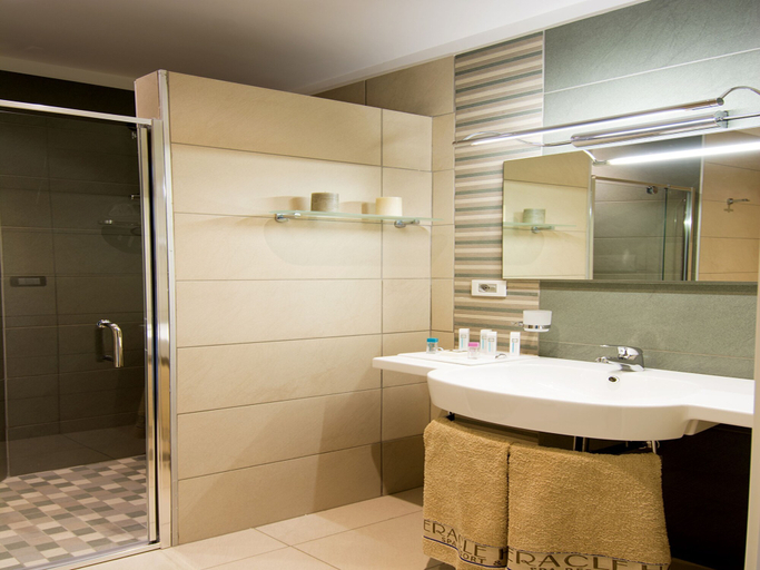 Bathroom 5, Eracle Hotel, Napoli