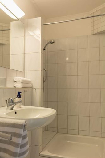 Bathroom 3, Pension Kruse, Dithmarschen
