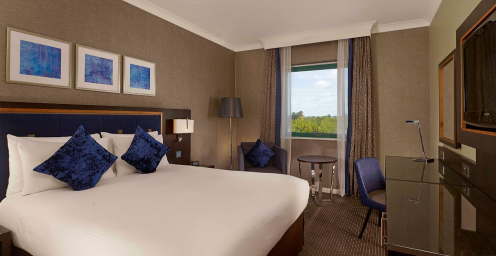 Bedroom 2, Doubletree by Hilton Hotel Woking, Surrey