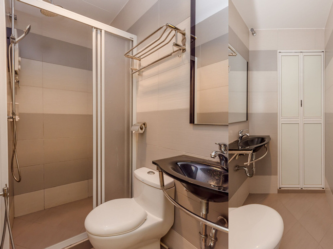 Bathroom 11