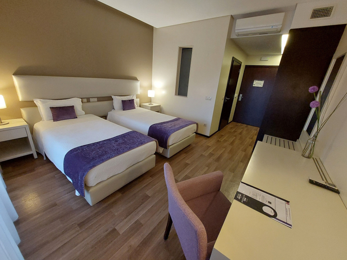 Bedroom 3, Monte Lírio Hotel, Espinho