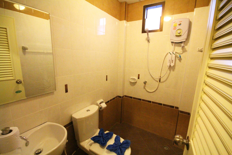 Bathroom 3, Lemonade Boutique Inn, Ko Lanta