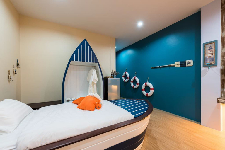 Bedroom 3, The Iconic Hotel, Muang Ranong