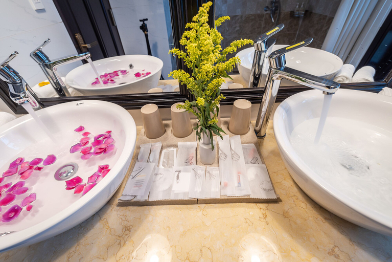Bathroom 4, Hoi An Silverbell Villa, Da Nang