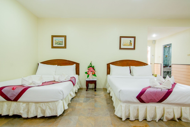 Bedroom 3, Goldenland Resort, Chok Chai