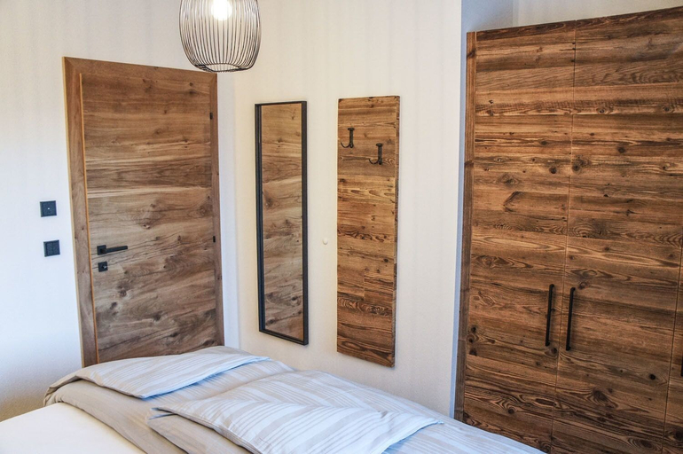 Bedroom 2, Zeitfrei Chalet Apartments, Kitzbühel