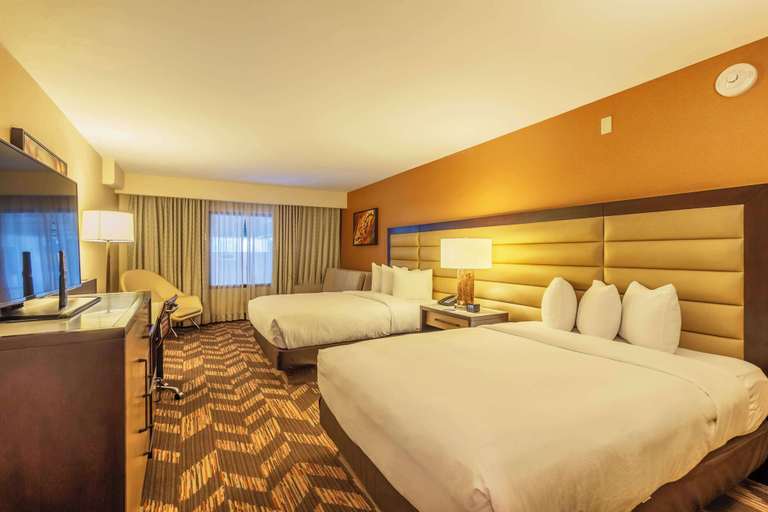 Bedroom 3, DoubleTree by Hilton Hotel Lawrence, Douglas