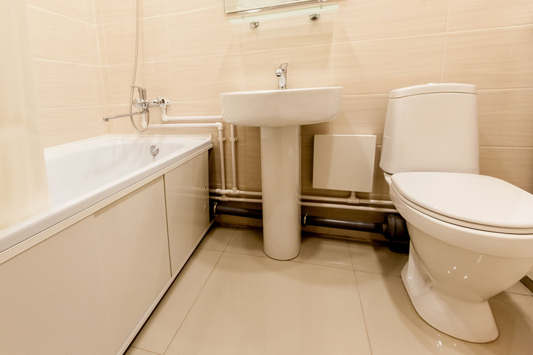 Bathroom 3, Klubnyi Kvartal, Bratskiy rayon