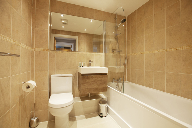 Bathroom 3, The Wesley Luxury City Apartment, Oxfordshire