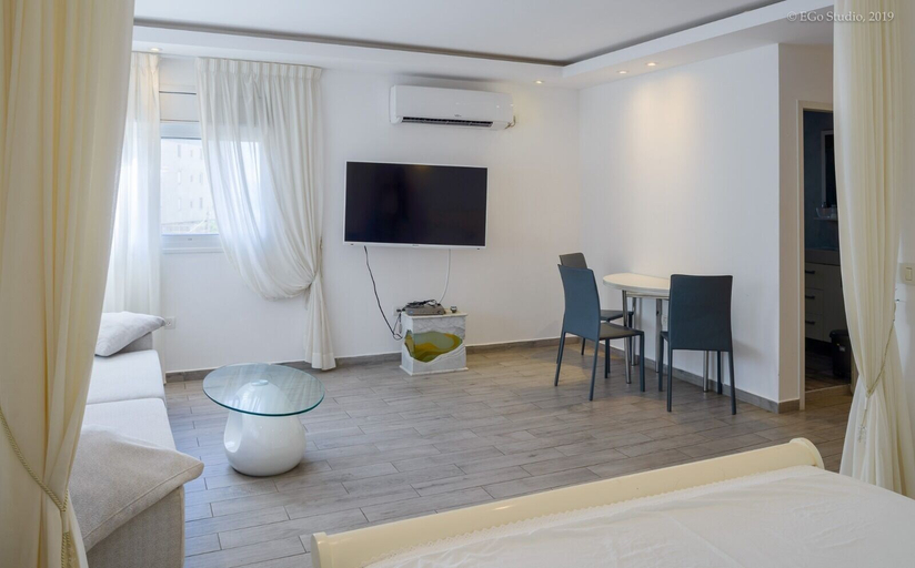 Bedroom 4, Royal Lea Apartments