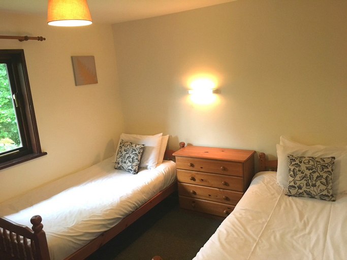 Bedroom 2, Primrose 17 Hot Tub, Carmarthenshire