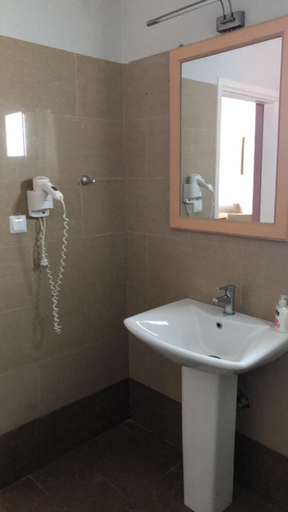 Bathroom 5, Massouri Beach Hotel, South Aegean
