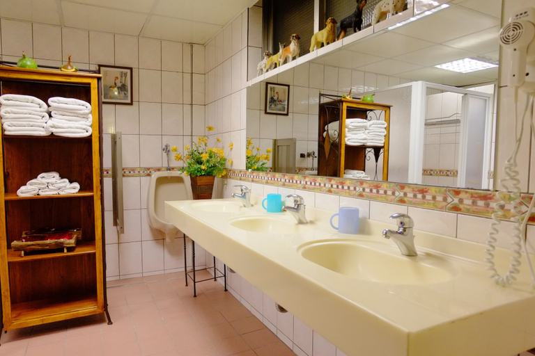 Bathroom 3, Country Grange, Yilan