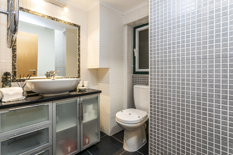 Bathroom 4, LxWay Apartments Correeiros, Lisbon