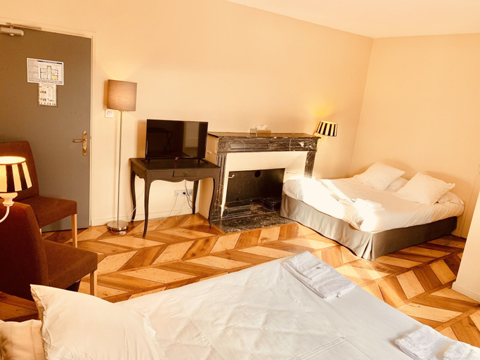 Bedroom 3, Hotel Restaurant Le Repère, Isère
