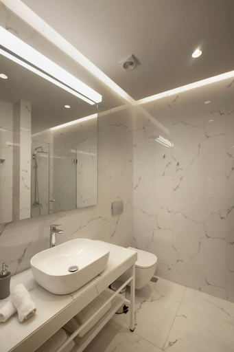 Bathroom 4, City Lights Athens, Attica