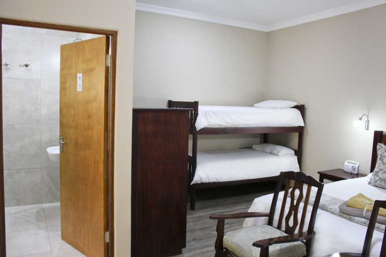 Bedroom 2, 17 on Bird Guest House, Central Karoo