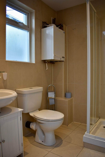 Bathroom, Charming 2 Bedroom Cottage in Central Location, Dublin