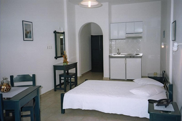 Bedroom 4, Romanzza Studios, South Aegean