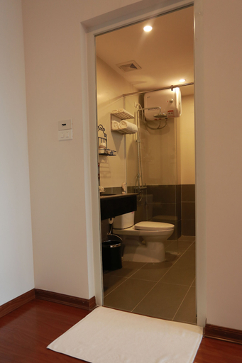 Bathroom 4, The Melbourne Hotel, Ninh Bình