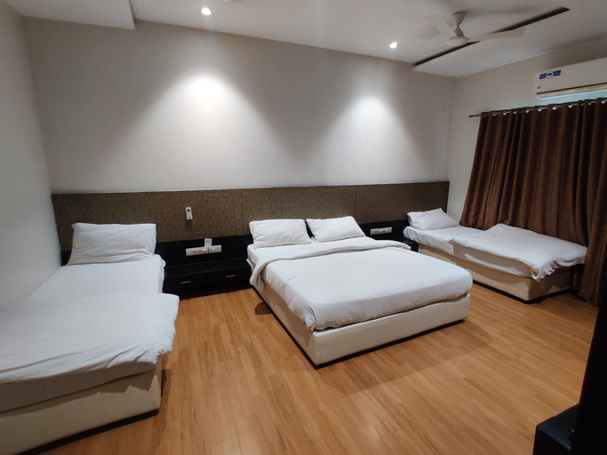 Bedroom 4, Priyanjali Hotel and Garden, Ujjain