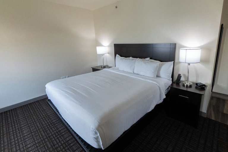 Bedroom 2, Cobblestone Inn & Suites - Sheldon, O'Brien