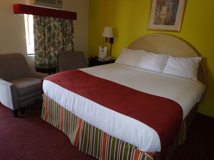 Bedroom 4, Economy Inn Express Warren, Bradley