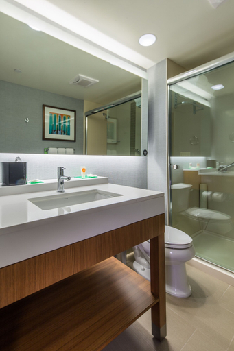 Bathroom 4, Hyatt Place Delano, Kern
