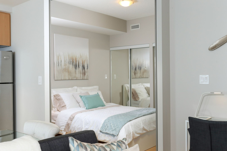 Bedroom 5, Platinum Suites - Scotia Bank Arena, Toronto