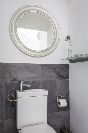 Bathroom 5, Mas Lafleur, Bouches-du-Rhône
