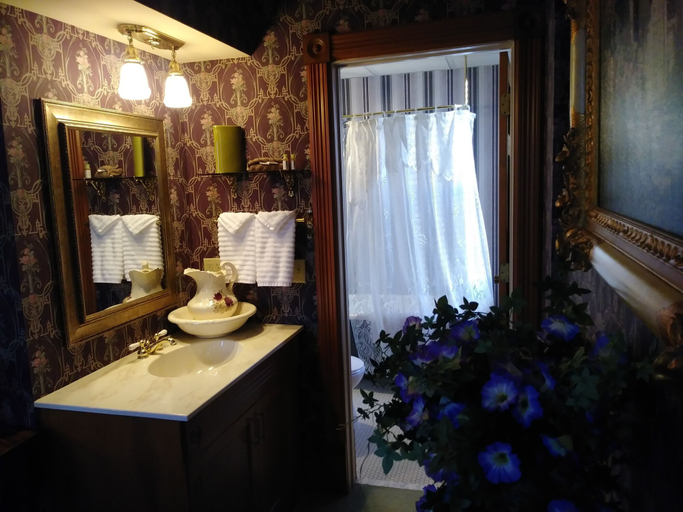 Bathroom 4, The Thayer, Wright