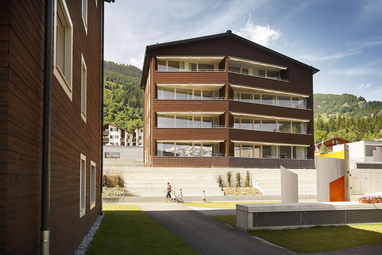 Exterior & Views