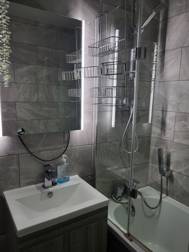 Bathroom 2, Best Priced Apartment in Danum 2, Doncaster