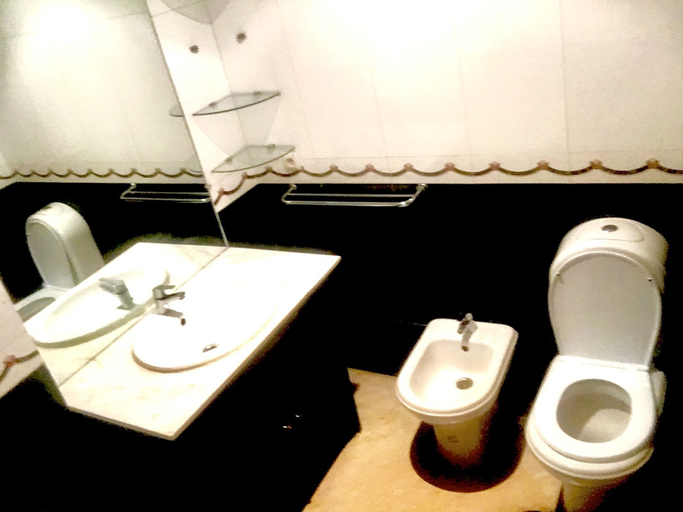 Bathroom 4, Luxurious Apartment with Private Garden, Casablanca
