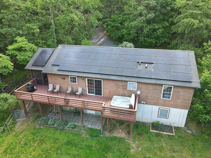 Exterior & Views 2, Creekview Cabin - A Perfect Escape, Morgan