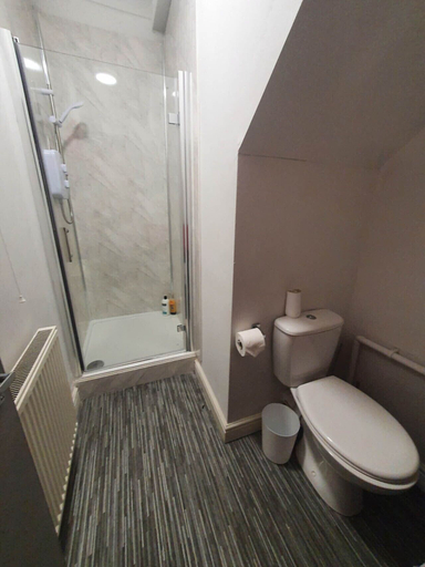 Bathroom 2, Townhouse @ 110 Etruria Vale Road Stoke , Stoke-on-Trent