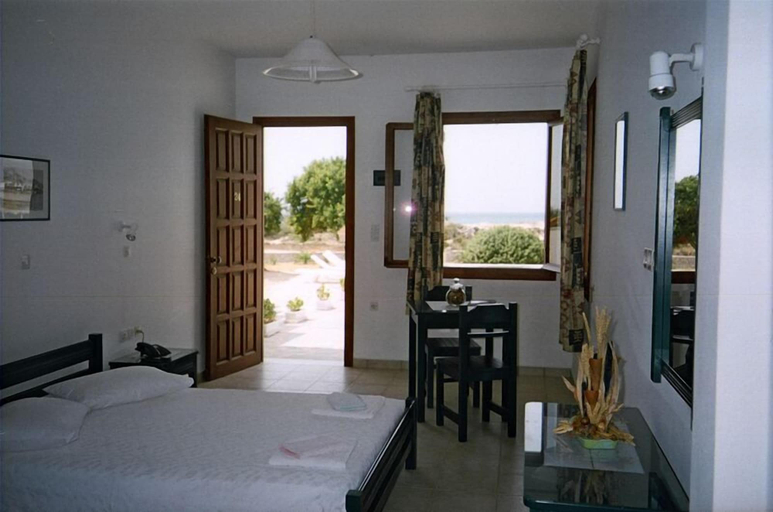 Bedroom 3, Romanzza Studios, South Aegean