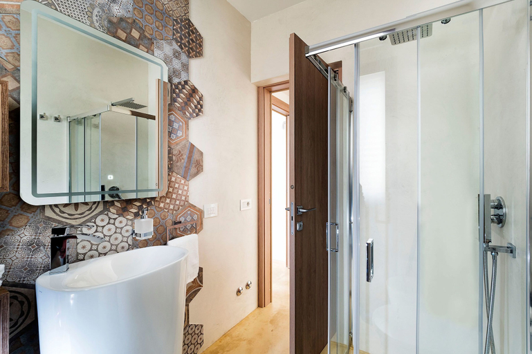 Bathroom 3, San Lorenzo - Lavanda, Syracuse