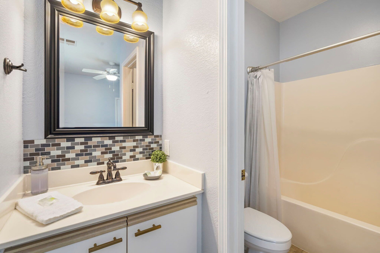 Bathroom 4, Tranquility Hills - Holiday Hills Branson - Golf Resort - Outdoor Pools, Taney
