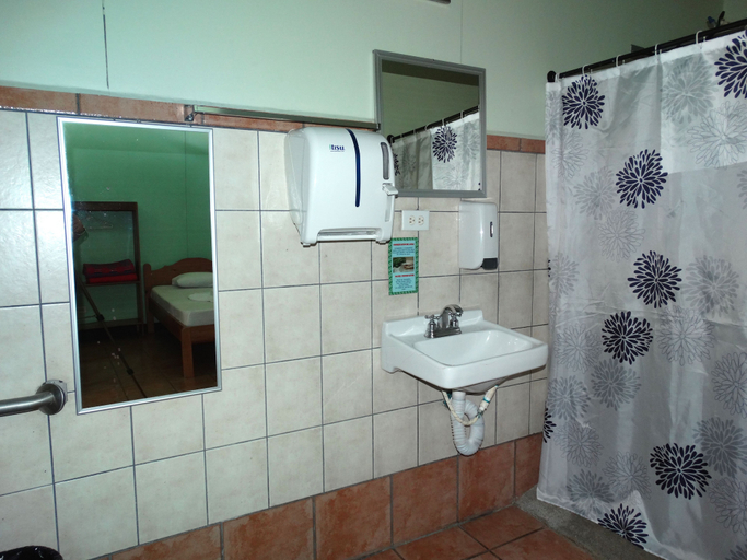 Bathroom 3, La Selva Biological Station, Sarapiquí