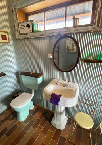 Bathroom, Little House in the Nursery, Liverpool Plains