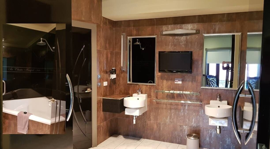 Bathroom 3, The Camperdown Mill - South West Victoria, Corangamite - North