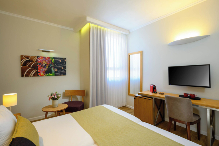 Bedroom 4, Prima Park Hotel