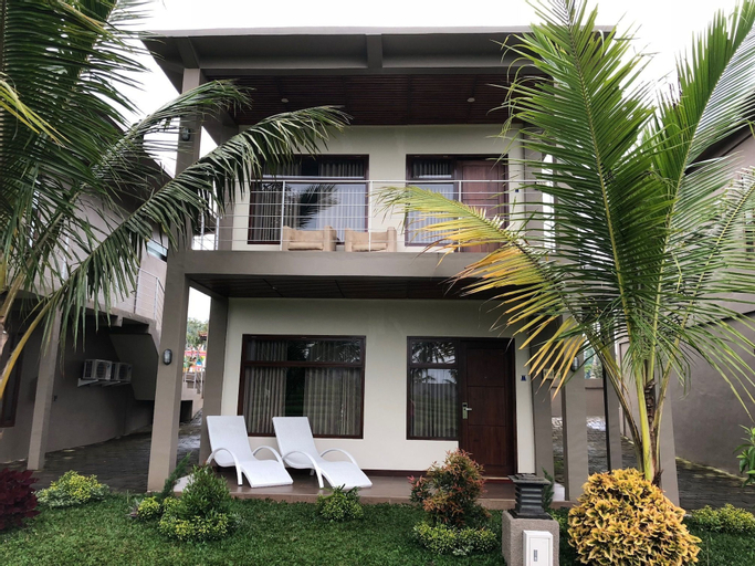 Exterior 2