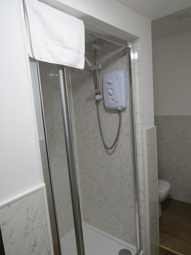 Bathroom 3, Quora Regent, Leicester