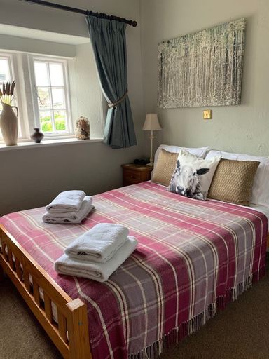 Bedroom 3, Scotsman's Pack Hotel, Derbyshire