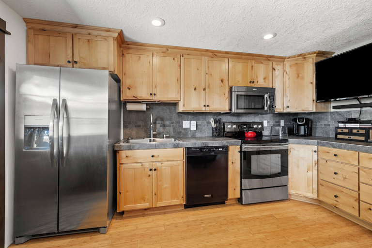 Others 5, Harmony Hills Retreat, Deschutes