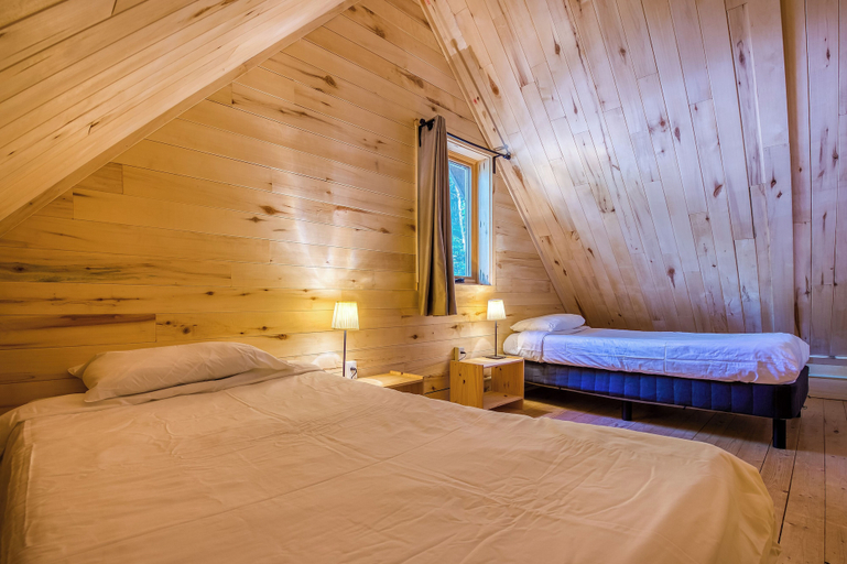 Bedroom 2, Chalets Huttopia White Mountains, Carroll