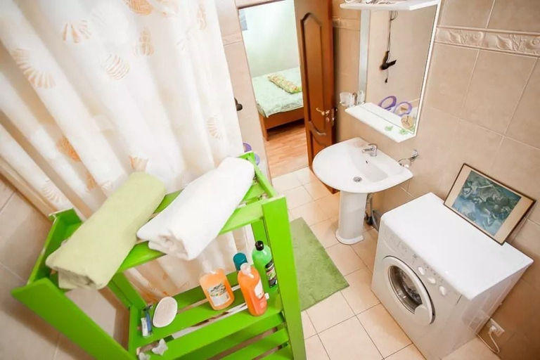 Bathroom 3, Apartment on Bolshoy Gnezdnikovskiy 10, Northern