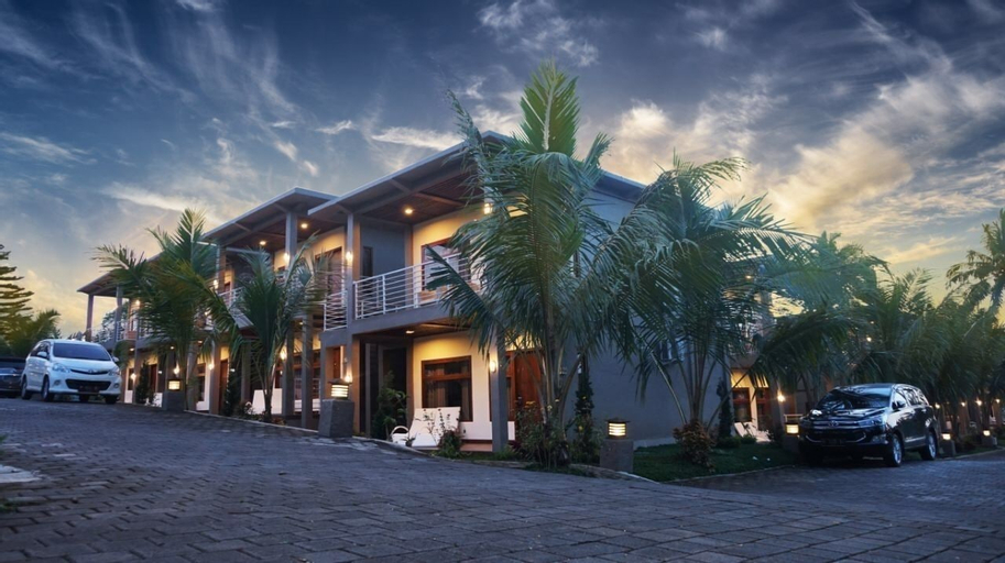 Exterior 4